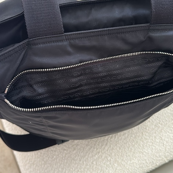 Authentic Prada Re-Nylon Baby Bag. Amazing condition! - Picture 8 of 8